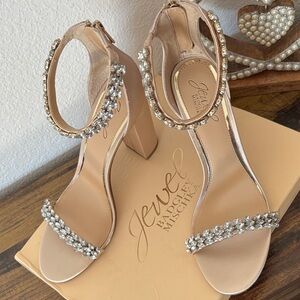 Jewel Badgley Mischka Crystal-Embellished Heels - Cream